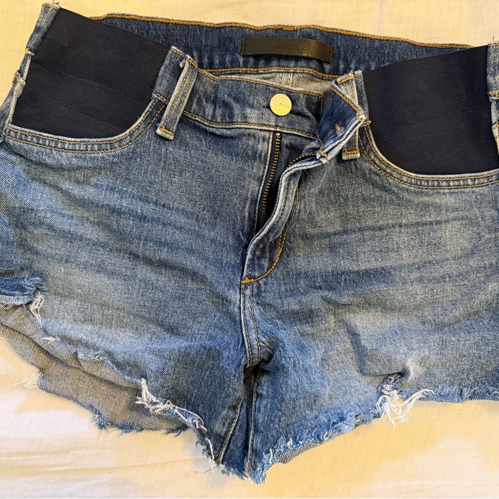 Excellent condition Joe’s Jeans Maternity Denim Shorts Ozzie Denali Sz 27 / 4